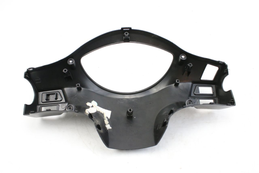 photo de CUBIERTA DE MANILLAR TRASERO PEUGEOT TWEET 125 (2010 - 2017) - Primer plano técnico