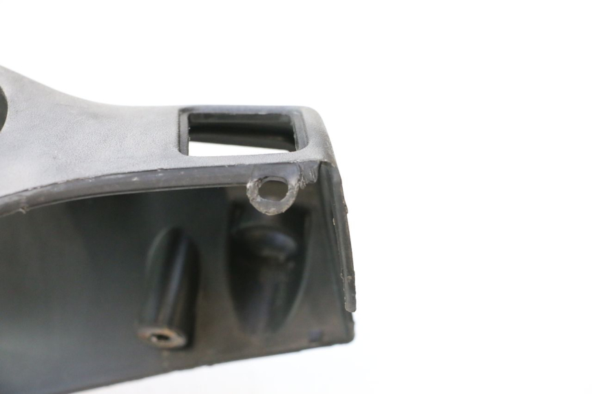 photo de TAPA MANILLAR DELANTERO PIAGGIO TYPHOON 50 (2000 - 2009) - Estado de la superficie y material