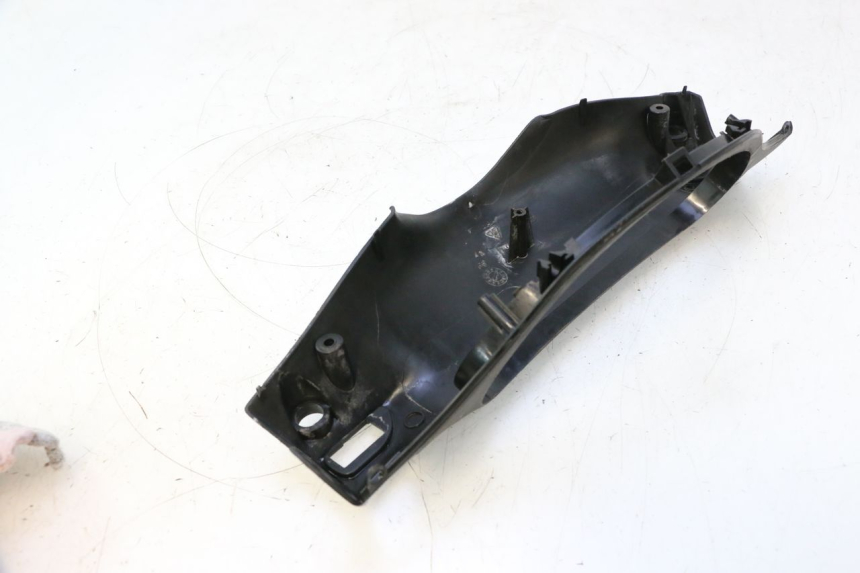 photo de TAPA MANILLAR DELANTERO PIAGGIO TYPHOON 50 (2000 - 2009) - Detalle de la pieza