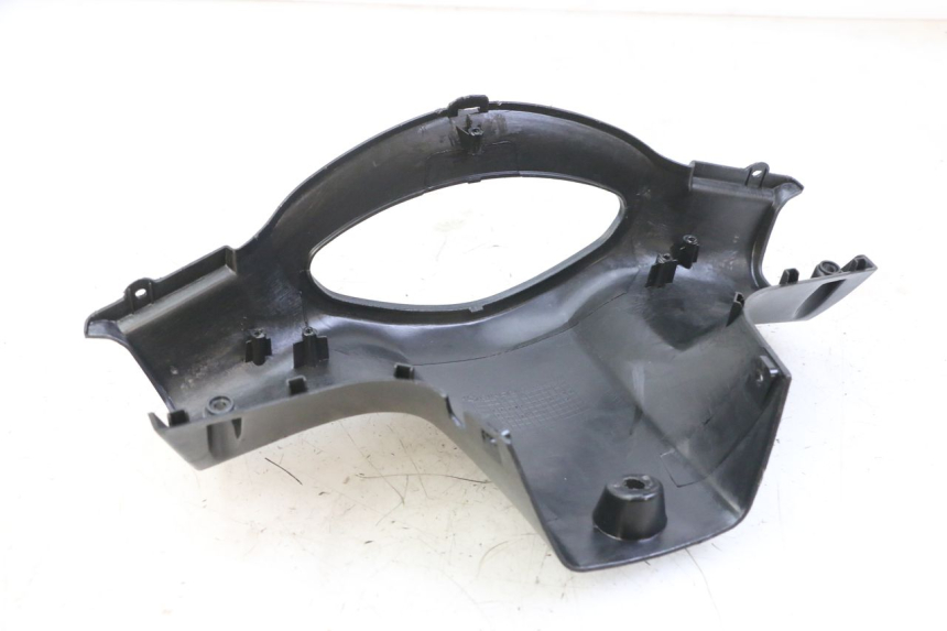 photo de CUBIERTA DE MANILLAR TRASERO PEUGEOT V-CLIC VCLIC 50 (2007 - 2013) - Zoom estado de uso