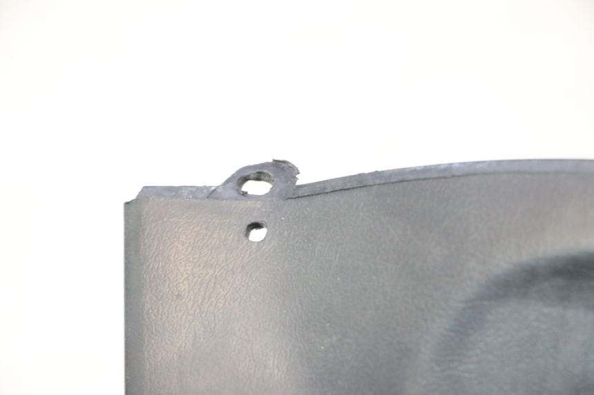 photo de CUBIERTA DE MANILLAR TRASERO PEUGEOT V-CLIC VCLIC 50 (2007 - 2013) - Detalle de la pieza