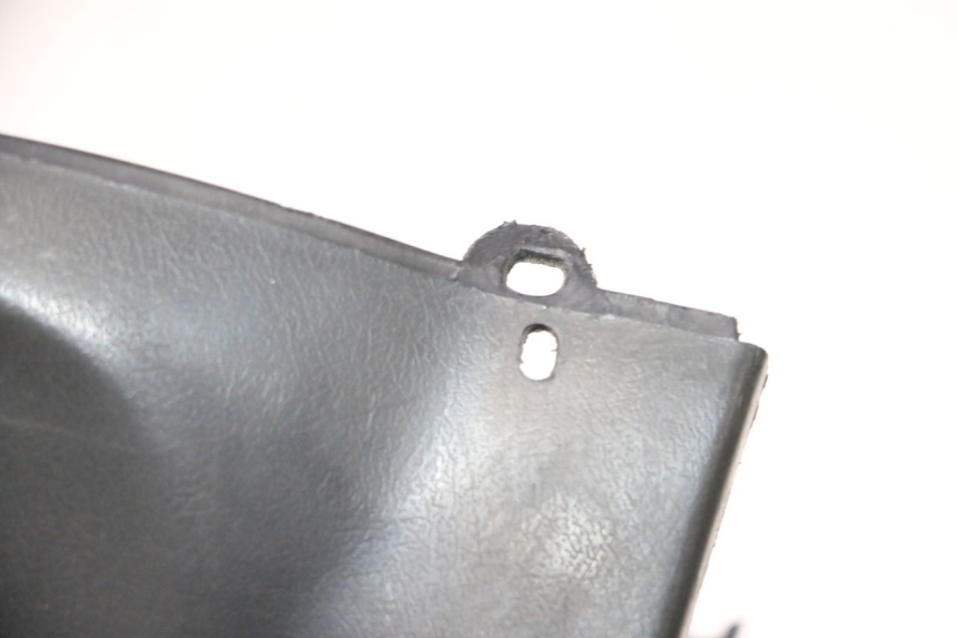 photo de CUBIERTA DE MANILLAR TRASERO PEUGEOT V-CLIC VCLIC 50 (2007 - 2013) - Zoom estado de uso