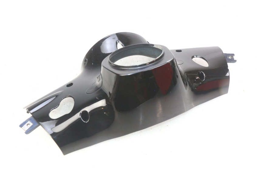 photo de CUBIERTA DEL MANILLAR TRASERO PIAGGIO VESPA PRIMAVERA 2T 50 (2013 - 2018) - Primer plano técnico