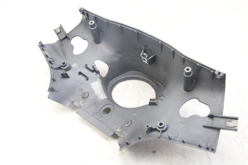 photo de CUBIERTA DEL MANILLAR TRASERO PIAGGIO VESPA SPRINT 2T 50 (2014 - 2018) - Otra perspectiva