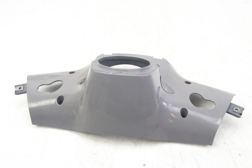 photo de CUBIERTA DEL MANILLAR TRASERO PIAGGIO VESPA SPRINT 2T 50 (2014 - 2018) - Detalles de los puntos de fijación
