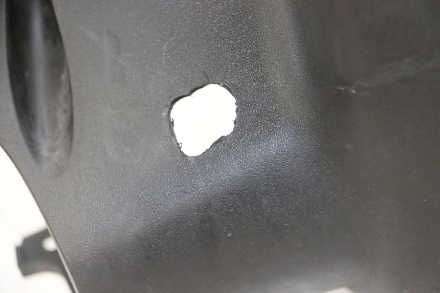 photo de TAPA MANILLAR DELANTERO PEUGEOT VIVACITY NEW 4T 50 (2008 - 2017) - Detalle de la pieza