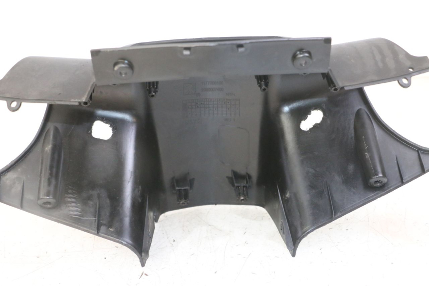 photo de TAPA MANILLAR DELANTERO PEUGEOT VIVACITY NEW 4T 50 (2008 - 2017) - Primer plano técnico