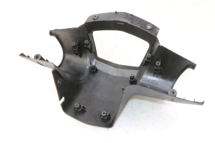 photo de TAPA MANILLAR DELANTERO PEUGEOT VIVACITY NEW 4T 50 (2008 - 2017) - Zoom estado de uso