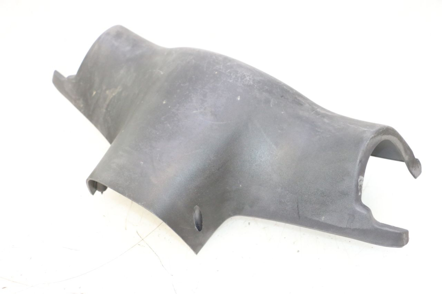 photo de CUBIERTA DE MANILLAR TRASERO PEUGEOT VIVACITY 50 (1998 - 2003) - Otra perspectiva
