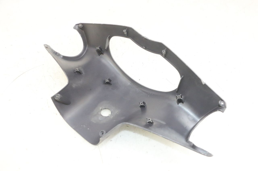 photo de TAPA MANILLAR DELANTERO PEUGEOT VIVACITY 100 (1999 - 2008) - Primer plano técnico