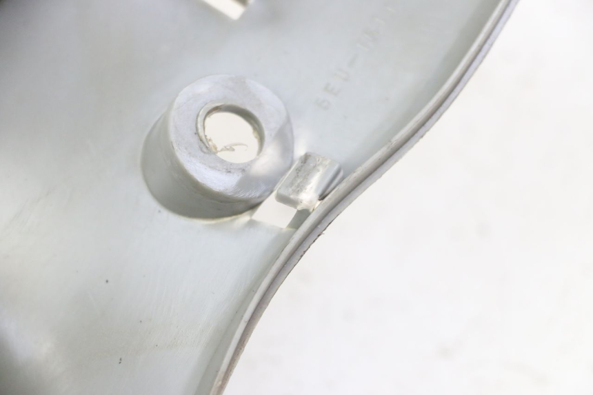 photo de TAPA MANILLAR DELANTERO YAMAHA WHY 50 (1998 - 2000) - Detalles de los puntos de fijación