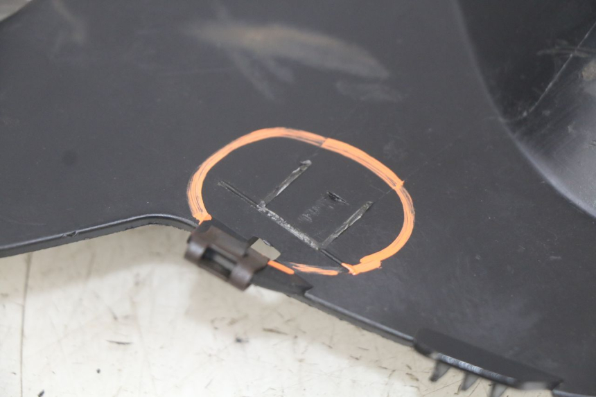 photo de CUBIERTA DEL MANILLAR TRASERO YAMAHA X-MAX XMAX 250 (2006 - 2009) - Otra perspectiva