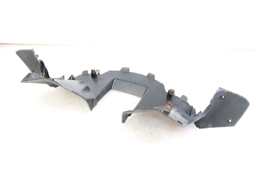 photo de CUBIERTA DEL MANILLAR TRASERO YAMAHA XMAX X-MAX 125 (2006 - 2009) - Primer plano técnico