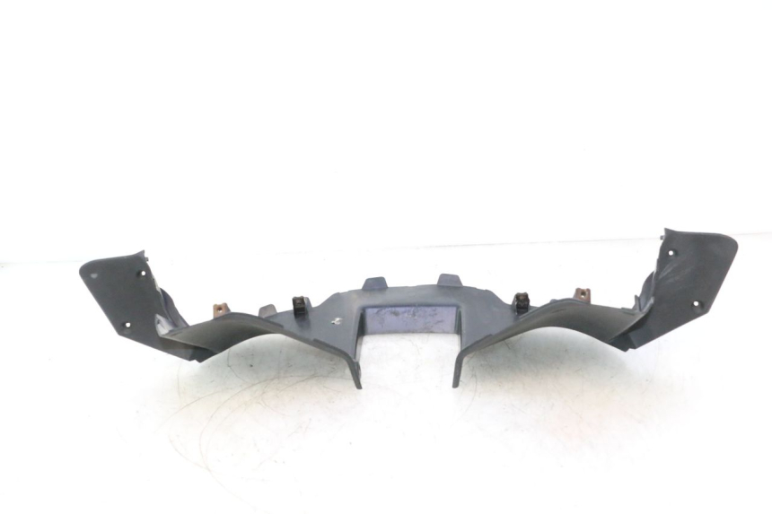 photo de CUBIERTA DEL MANILLAR TRASERO YAMAHA XMAX X-MAX 125 (2006 - 2009) - Detalles de los puntos de fijación