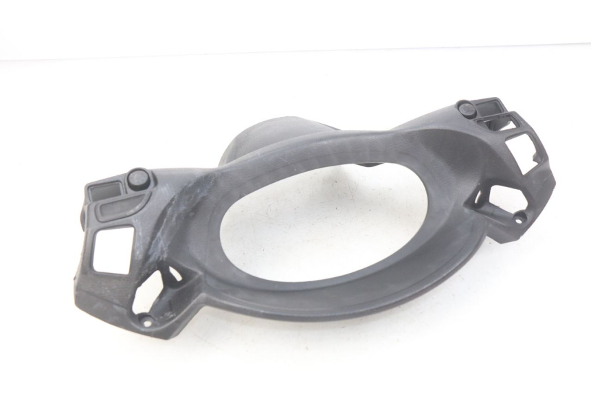 photo de CUBIERTA DE MANILLAR TRASERO PIAGGIO X7 125 (2007 - 2013) - Detalles de los puntos de fijación