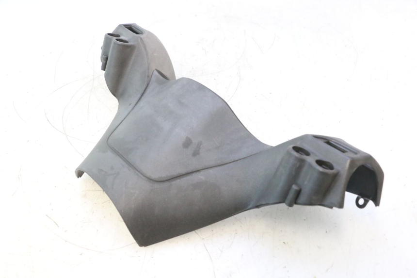 photo de TAPA MANILLAR DELANTERO PIAGGIO X8 STREET 125 (2006 - 2007) - Primer plano técnico