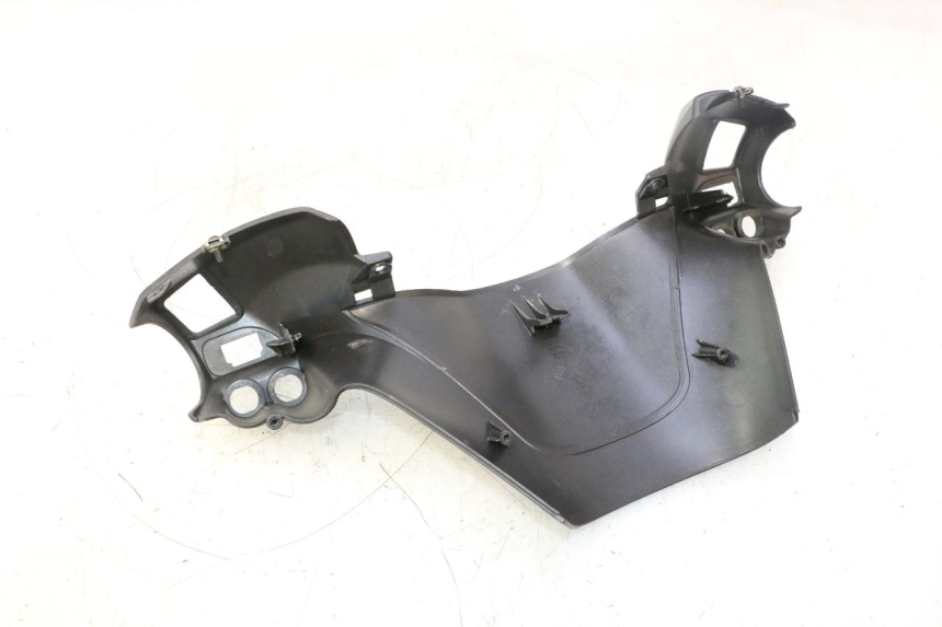 photo de TAPA MANILLAR DELANTERO PIAGGIO X8 STREET 125 (2006 - 2007) - Detalles de los puntos de fijación