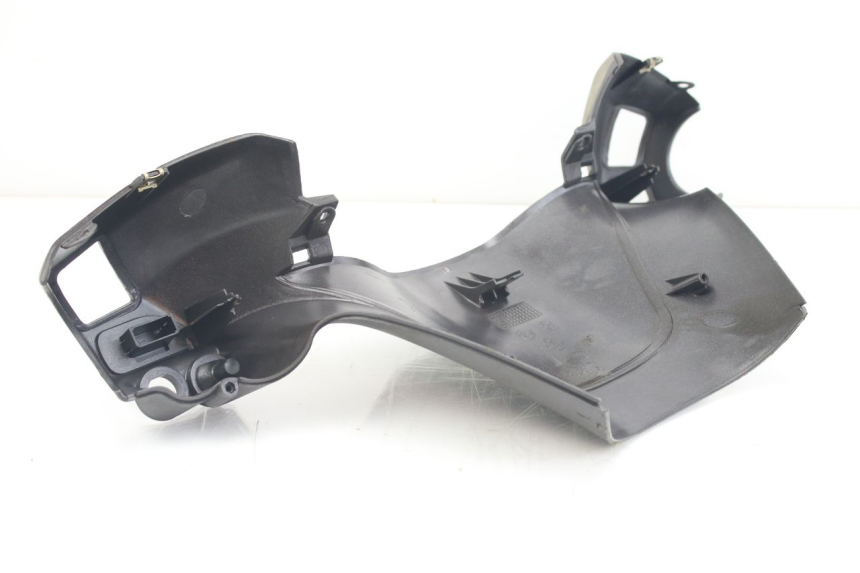 photo de CUBIERTA DE MANILLAR TRASERO PIAGGIO X9 EVOLUTION 125 (2003 - 2007) - Primer plano técnico