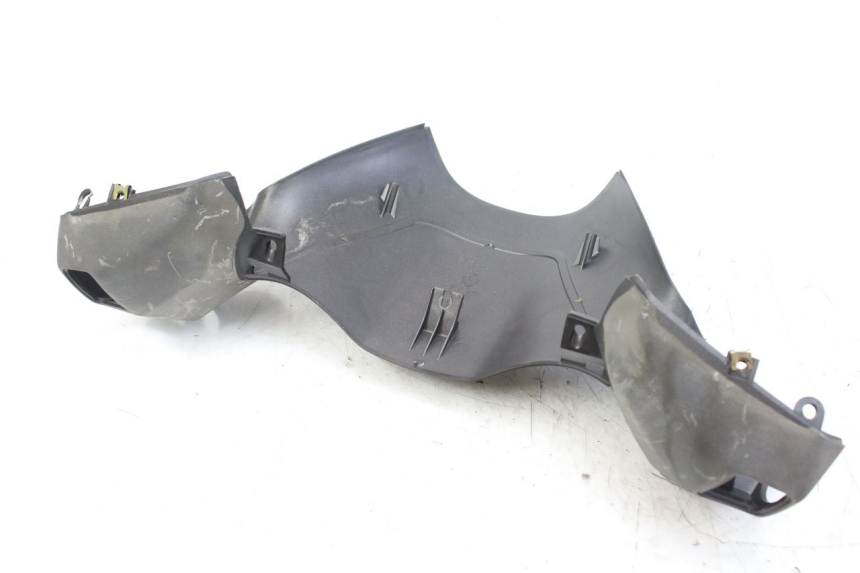 photo de CUBIERTA DE MANILLAR TRASERO PIAGGIO X9 EVOLUTION 125 (2003 - 2007) - Detalles de los puntos de fijación