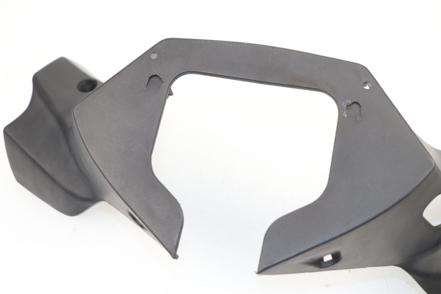 photo de TAPA MANILLAR DELANTERO KYMCO XCITING 500 (2007 - 2010) - Detalle de la pieza
