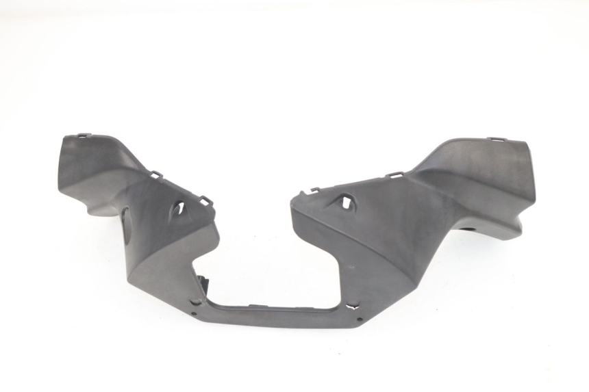 photo de TAPA MANILLAR DELANTERO KYMCO XCITING 500 (2007 - 2010) - Detalles de los puntos de fijación