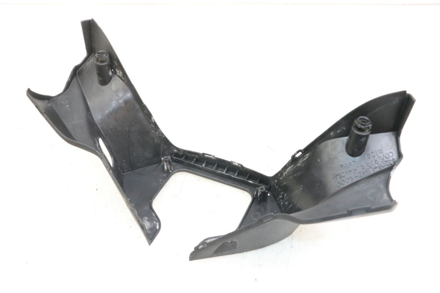 photo de CUBIERTA DEL MANILLAR TRASERO KYMCO XCITING 250 (2006 - 2009) - Zoom estado de uso