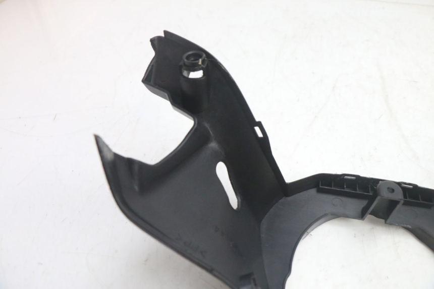 photo de TAPA MANILLAR DELANTERO YAMAHA XP T-MAX ABS 500 (2005 - 2005) - Detalle de la pieza