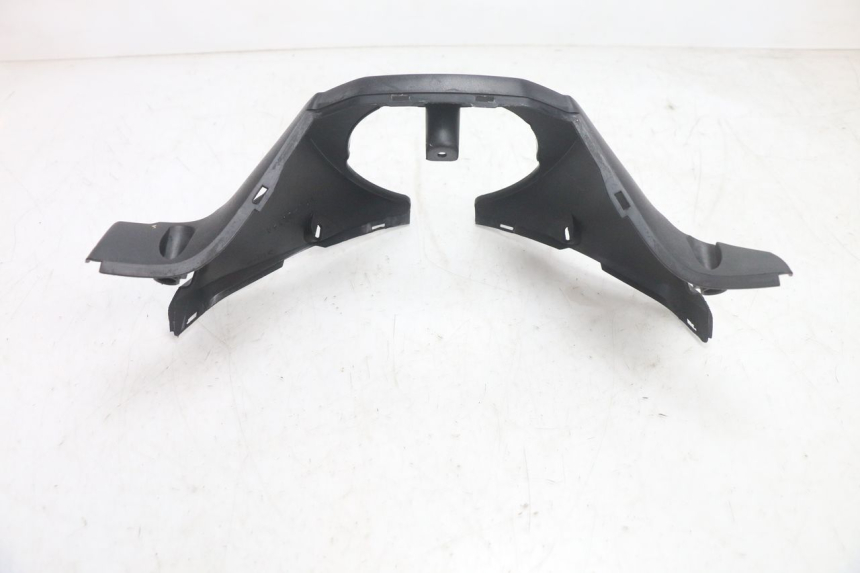 photo de TAPA MANILLAR DELANTERO YAMAHA XP T-MAX ABS 500 (2005 - 2005) - Primer plano técnico