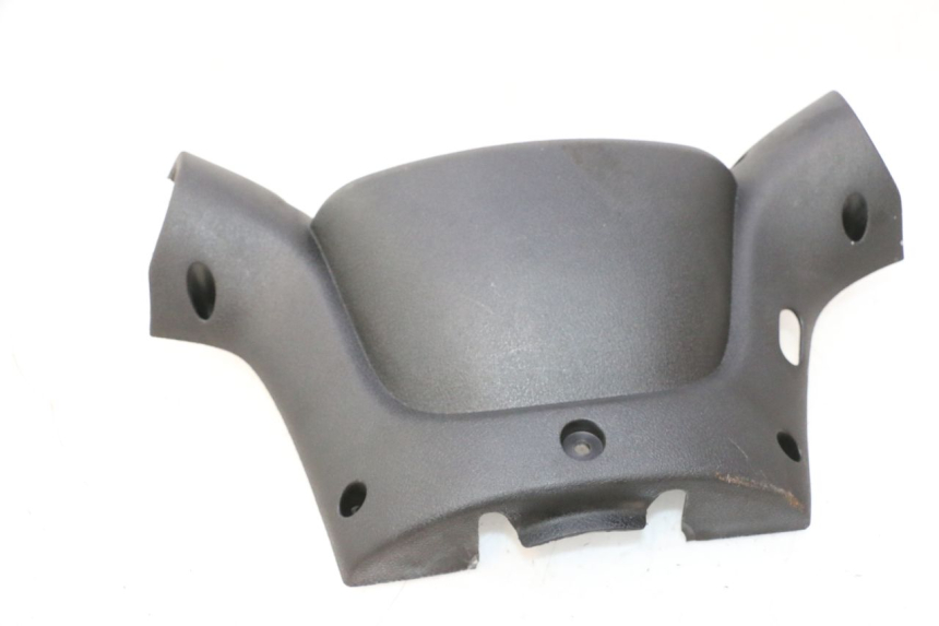 photo de TAPA MANILLAR DELANTERO YAMAHA YP MAJESTY 125 (1998 - 2001) - Detalle de la pieza