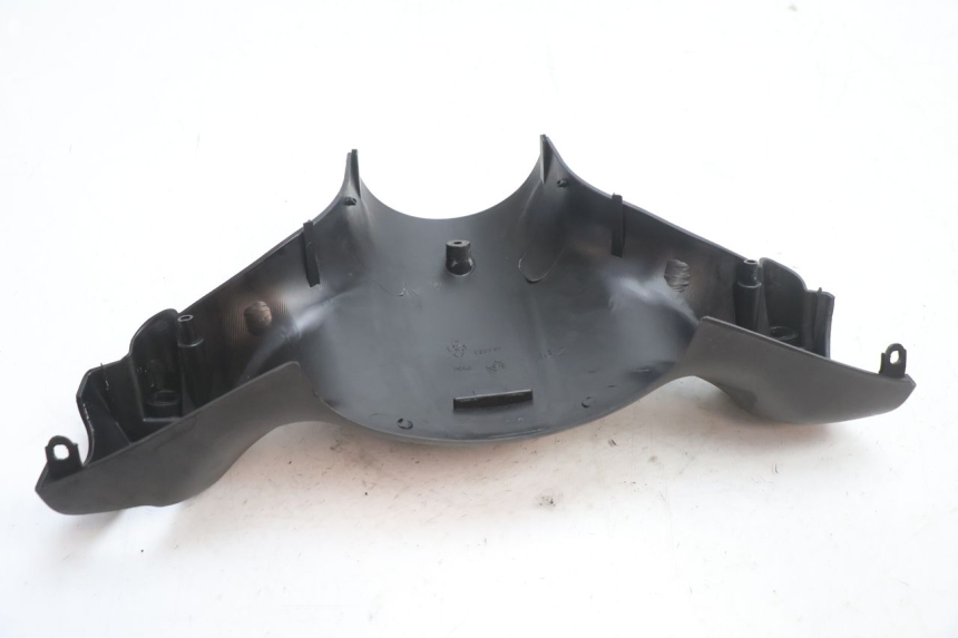 photo de CUBIERTA DE MANILLAR TRASERO PIAGGIO ZIP 2T 50 (2009 - 2019) - Primer plano técnico