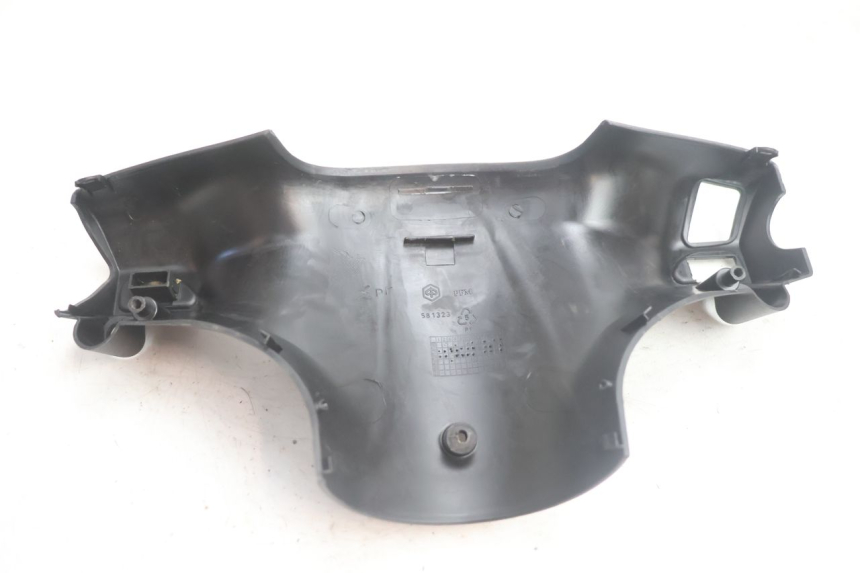 photo de TAPA MANILLAR DELANTERO PIAGGIO ZIP IGET 4T 50 (2021 - 2023) - Otra perspectiva