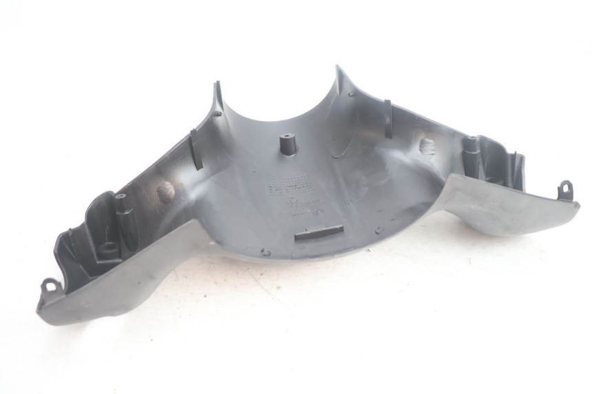photo de TAPA MANILLAR DELANTERO PIAGGIO ZIP IGET 4T 50 (2021 - 2023) - Primer plano técnico