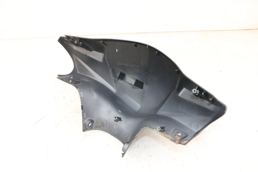 photo de CUBIERTA DEL MANILLAR DELANTERO KYMCO AGILITY 4T 50 (2018 - 2022) - Detalle de la pieza