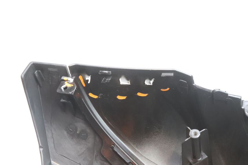 photo de TAPA MANILLAR TRASERO KYMCO AGILITY CITY 16P 125 (2015 - 2024) - Marcados y referencias originales