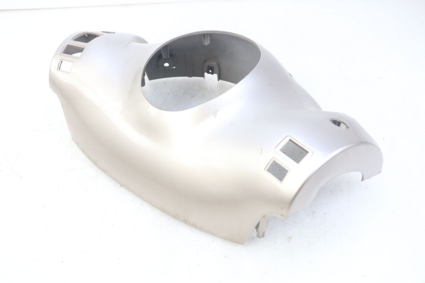 photo de CUBIERTA DEL MANILLAR DELANTERO ECCITY ARTELEC 670 1 (2013 - 2017) - Detalles de los puntos de fijación