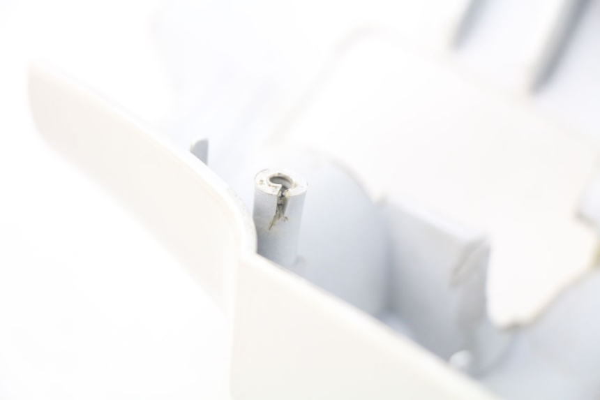 photo de TAPA MANILLAR TRASERO PGO BIG MAX 50 (2001 - 2009) - Zoom estado de uso