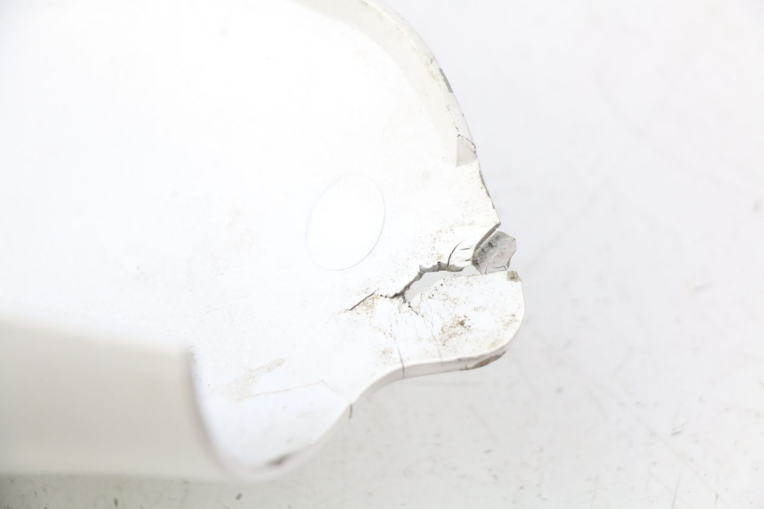 photo de TAPA MANILLAR TRASERO PGO BIG MAX 50 (2001 - 2009) - Primer plano técnico