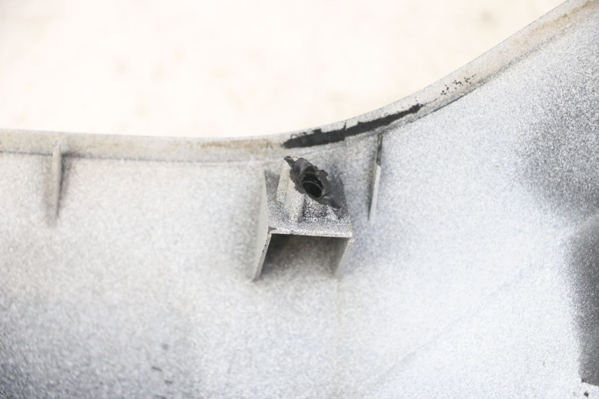 photo de CUBIERTA DEL MANILLAR DELANTERO MBK BOOSTER SPIRIT 50 (2004 - 2017) - Primer plano técnico