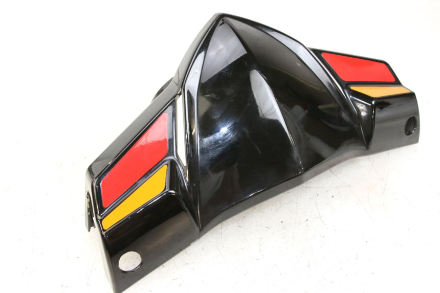 photo de TAPA MANILLAR TRASERO TNT MOTOR BOSTON 4T 50 (2018 - 2025) - Primer plano técnico