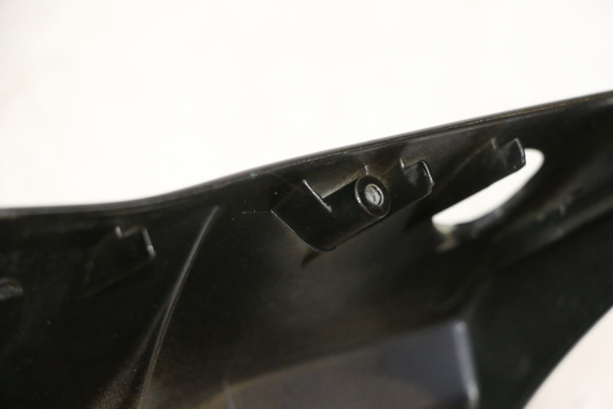 photo de TAPA MANILLAR TRASERO TNT MOTOR BOSTON 4T 50 (2018 - 2025) - Zoom estado de uso