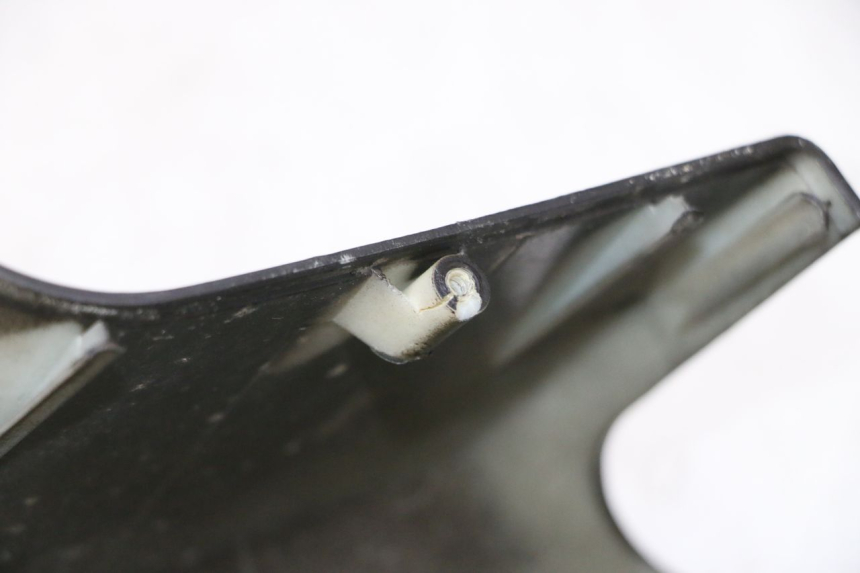 photo de TAPA MANILLAR TRASERO TNT MOTOR BOSTON 4T 50 (2018 - 2025) - Otra perspectiva