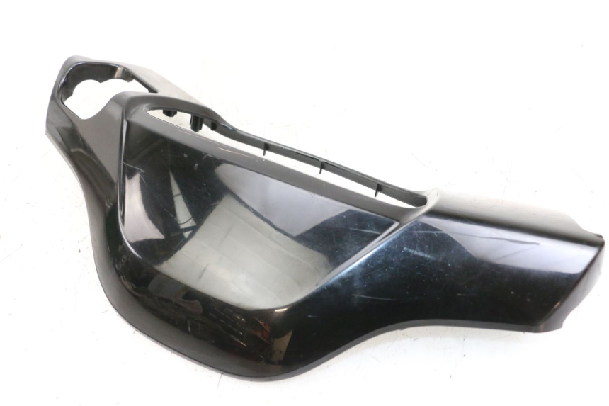 photo de CUBIERTA DEL MANILLAR DELANTERO YAMAHA BW'S 50 (2004 - 2017) - Detalle de la pieza