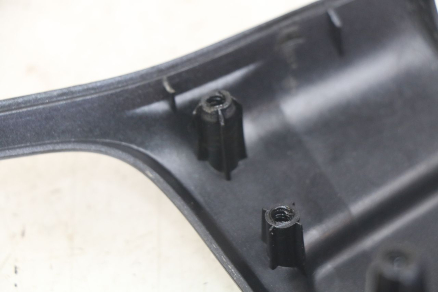 photo de CUBIERTA DEL MANILLAR DELANTERO YAMAHA BW'S EASY 50 (2013 - 2016) - Detalle de la pieza