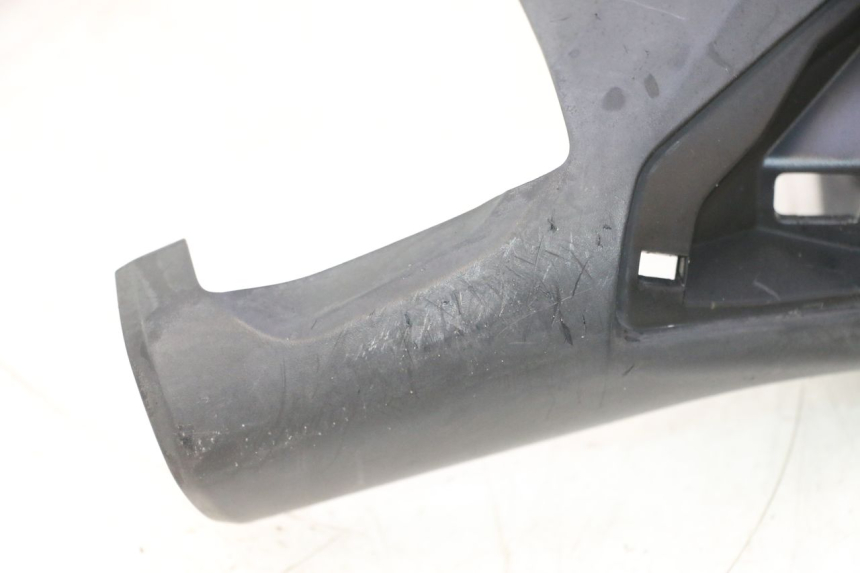 photo de TAPA MANILLAR TRASERO BMW C SPORT 650 (2015 - 2021) - Primer plano técnico