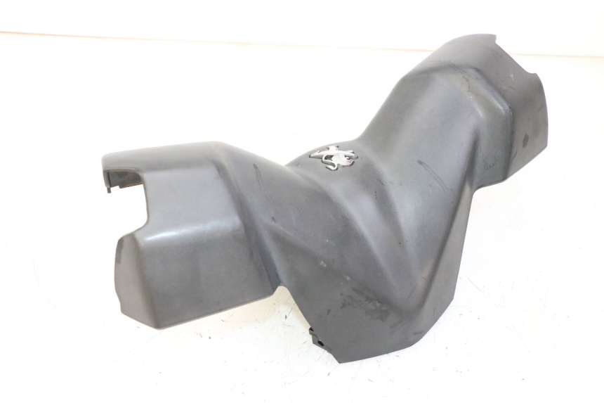 photo de CUBIERTA DEL MANILLAR DELANTERO PEUGEOT CITYSTAR 50 (2013 - 2017) - Otra perspectiva