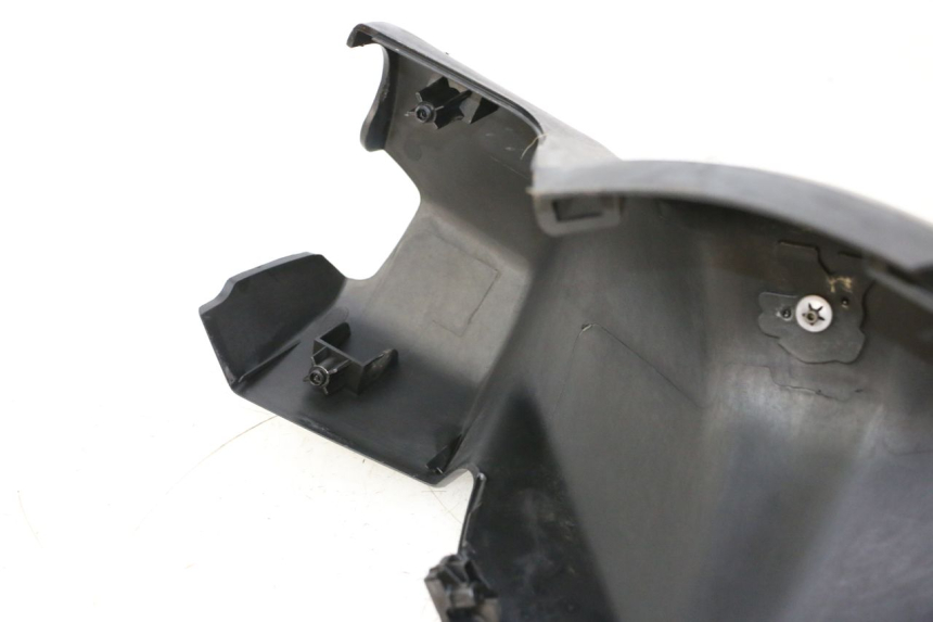 photo de CUBIERTA DEL MANILLAR DELANTERO PEUGEOT CITYSTAR 50 (2013 - 2017) - Detalles de los puntos de fijación