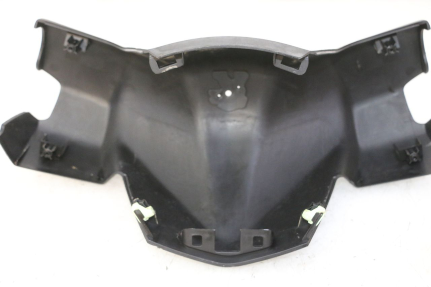 photo de CUBIERTA DEL MANILLAR DELANTERO PEUGEOT CITYSTAR 50 (2013 - 2017) - Zoom estado de uso