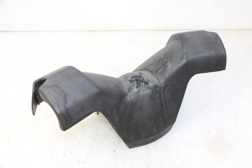 photo de CUBIERTA DEL MANILLAR DELANTERO PEUGEOT CITYSTAR 50 (2013 - 2017) - Estado de la superficie y material