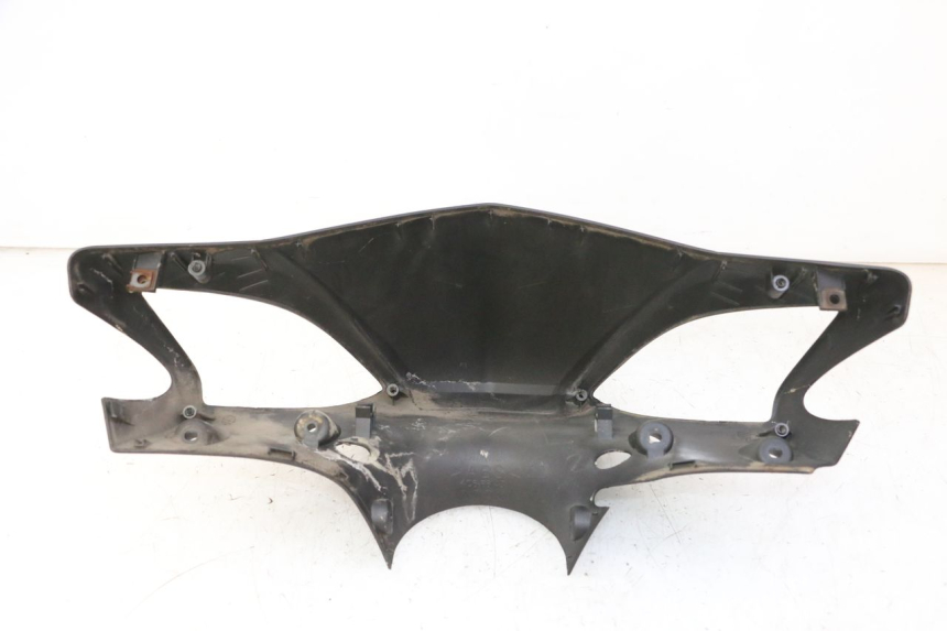 photo de CUBIERTA DEL MANILLAR DELANTERO YAMAHA CYGNUS X INJECTION 125 (2007 - 2013) - Detalles de los puntos de fijación