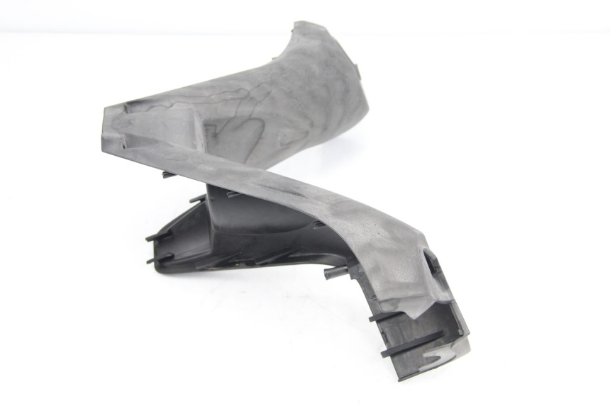 photo de CUBIERTA DEL MANILLAR DELANTERO KYMCO DINK 4T 50 (2007 - 2018) - Primer plano técnico